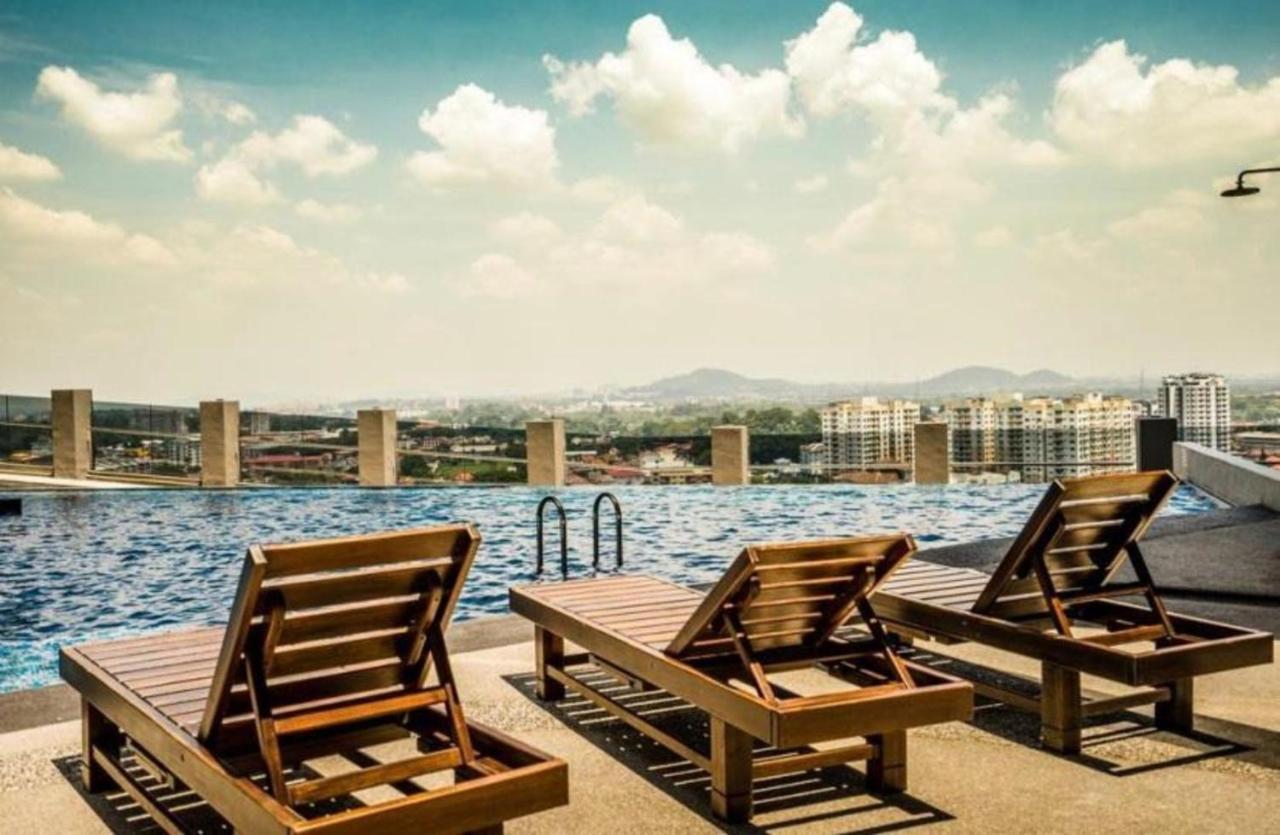 Imperio.Res - Near To Jonker & Mall - Pool View Malacca Kültér fotó